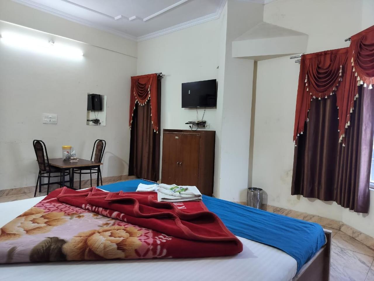 Hotel Holiday Inn Paradise Chandīgarh Dış mekan fotoğraf