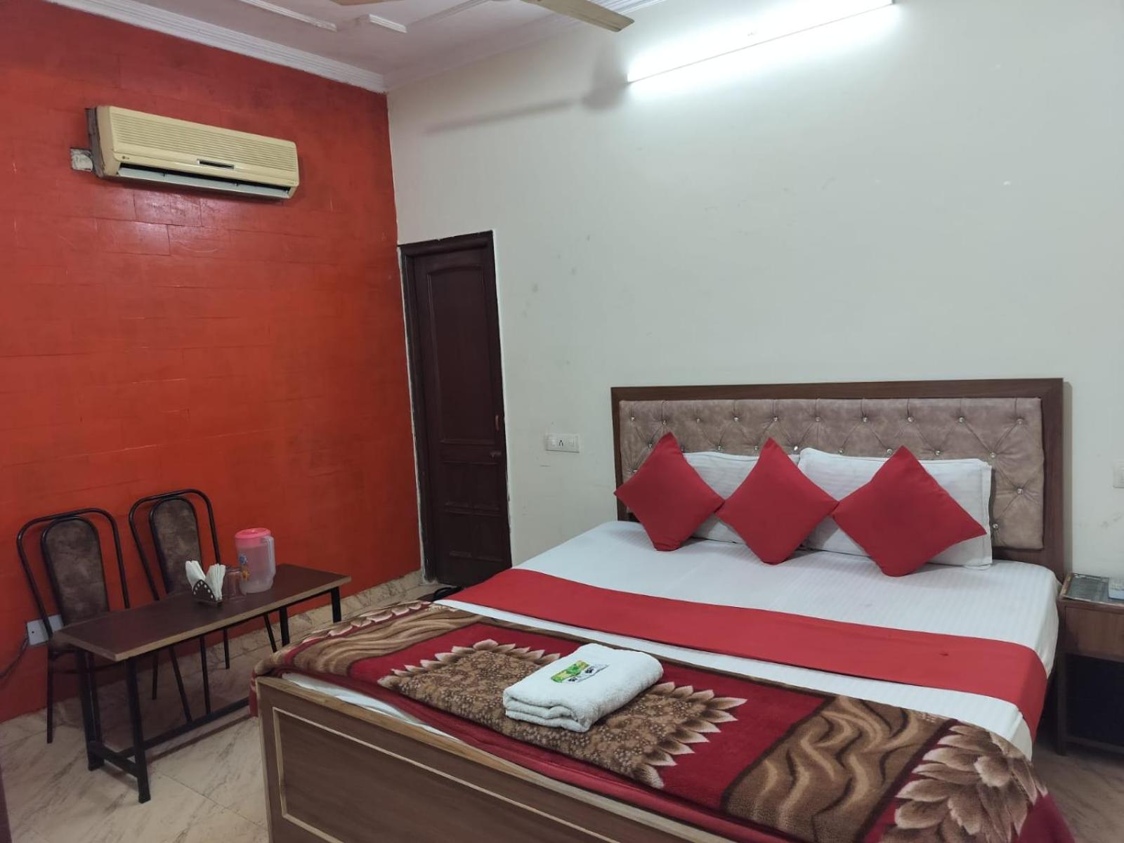 Hotel Holiday Inn Paradise Chandīgarh Dış mekan fotoğraf