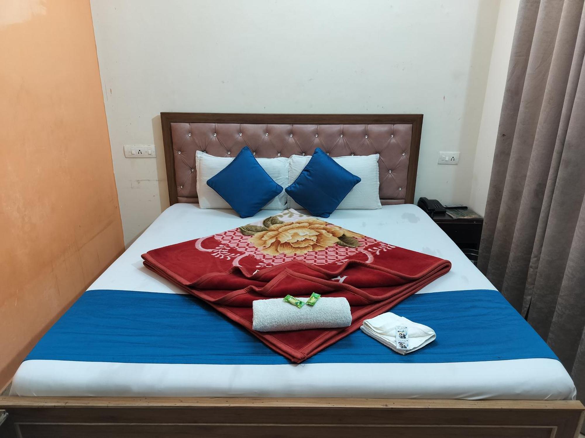 Hotel Holiday Inn Paradise Chandīgarh Dış mekan fotoğraf