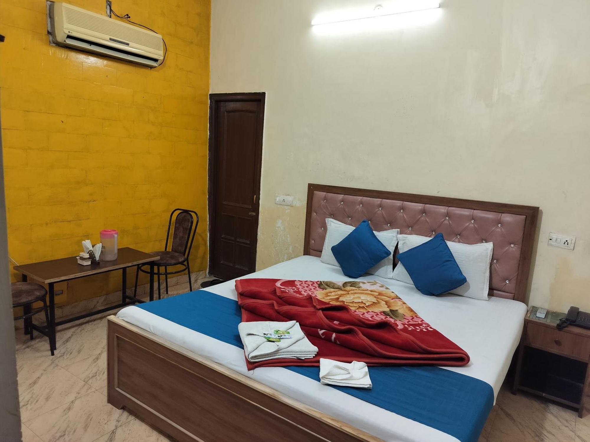 Hotel Holiday Inn Paradise Chandīgarh Dış mekan fotoğraf